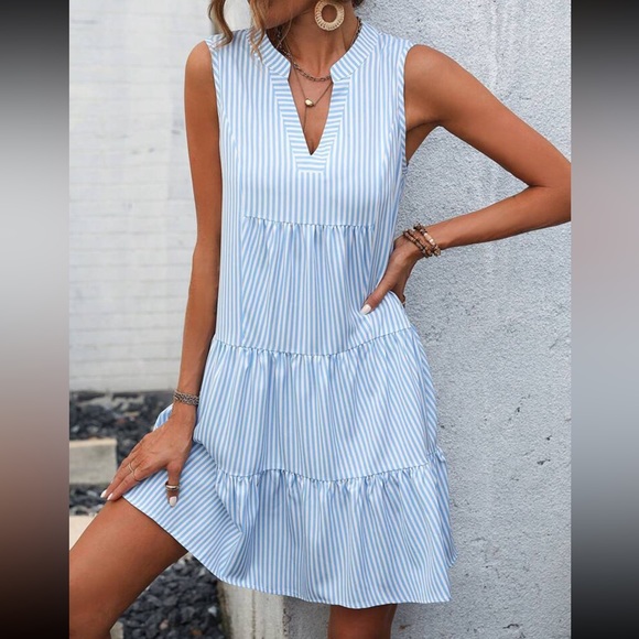 Light blue pin stripe ruffle tiered dress size med preppy flowy size medium NWOT - Picture 6 of 6